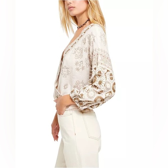 Free people heavily Embroidered V-Neck Boho Top puff sleeve top xs - Picture 3 of 16